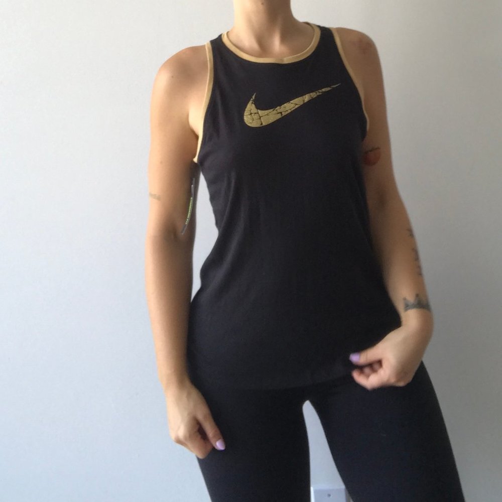 Bundle of 2 NIKE tank top